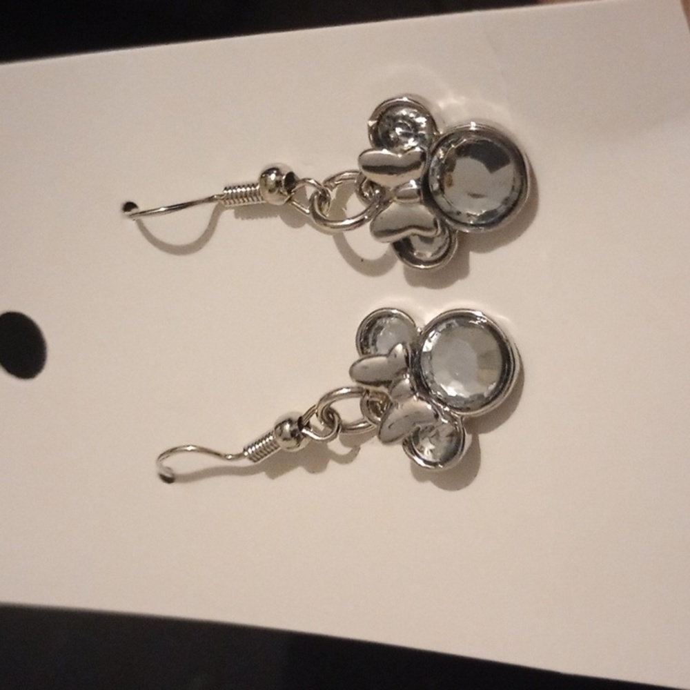 ♥️Individually $10 Or Bundle 3/$26 Minnie Mouse Inspired Disney Earrings 🩶
